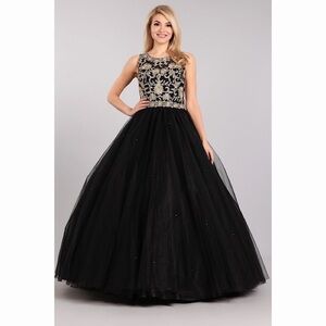 Queen Black with Gold Lace Ballgown 1776